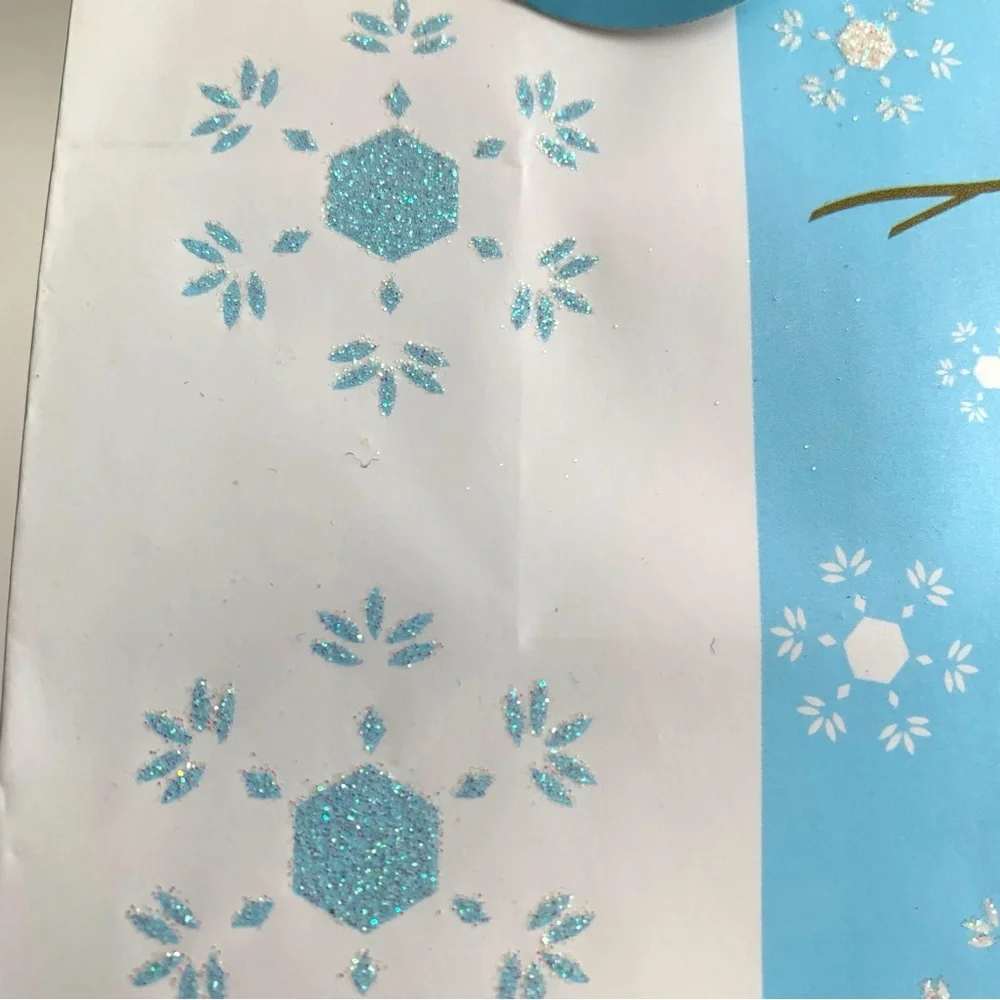 Winter Holiday Gift Bag Lot Season’s Greetings Snowman Holiday Ornament NWT
